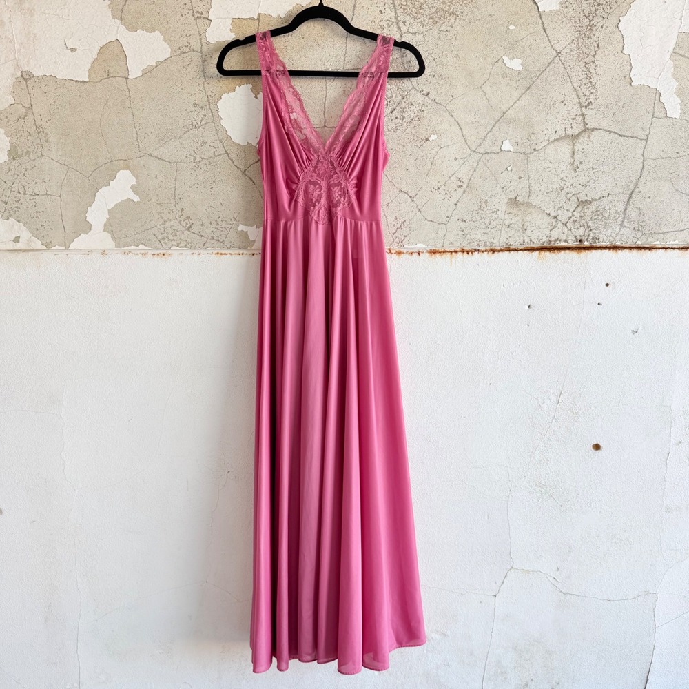 Vintage Olga Bodysilk Nightgown Pink Lace Silky Maxi Gown Lingerie Womens M USA